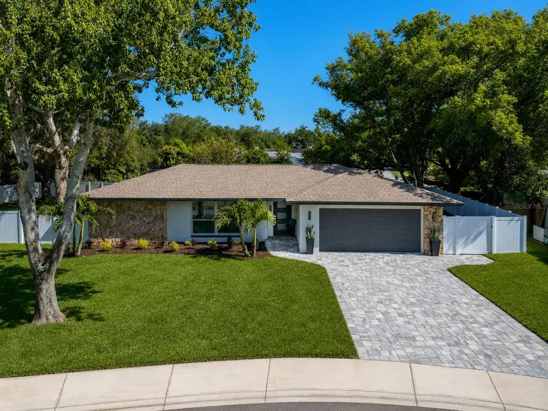 1967 Castille Dr, FL