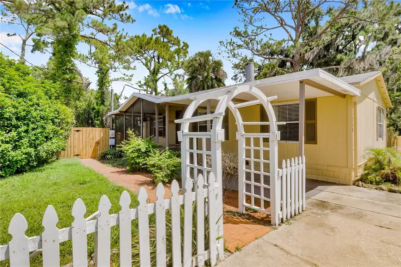 120 Niver St, FL