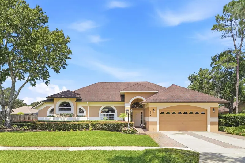 696 Wyckliffe Pl, FL