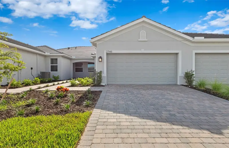 27104 Clam Shell Ct, FL