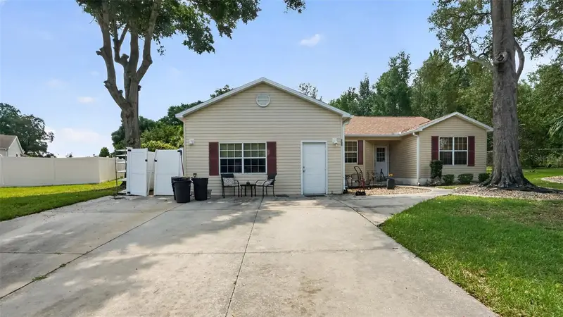 706 Murray Cir, FL