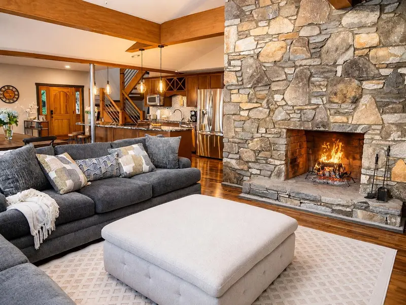 425 Flat Top Mountain Rd, NC