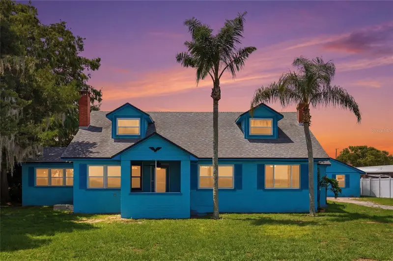 211 Lakeshore Blvd, FL