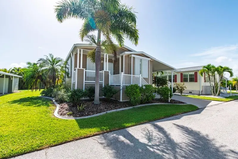 31 Copenhagen Ave, FL