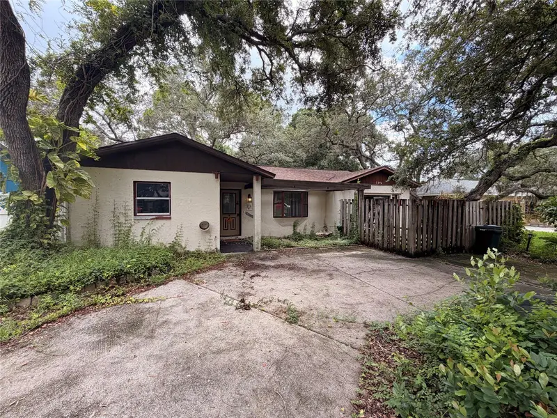 2342 Pembrook Dr, FL