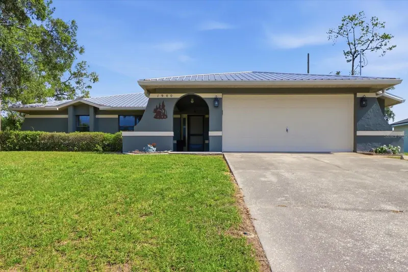 1900 W Alhambra Dr, FL