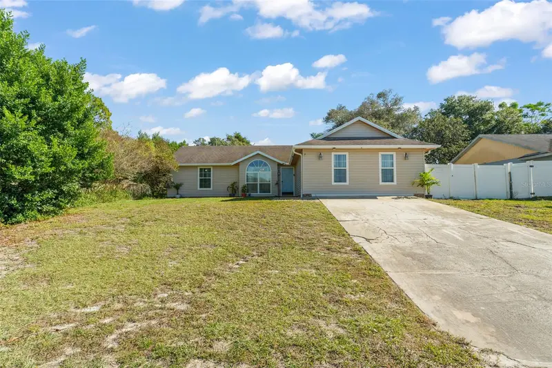 961 Millenbeck Ave, FL