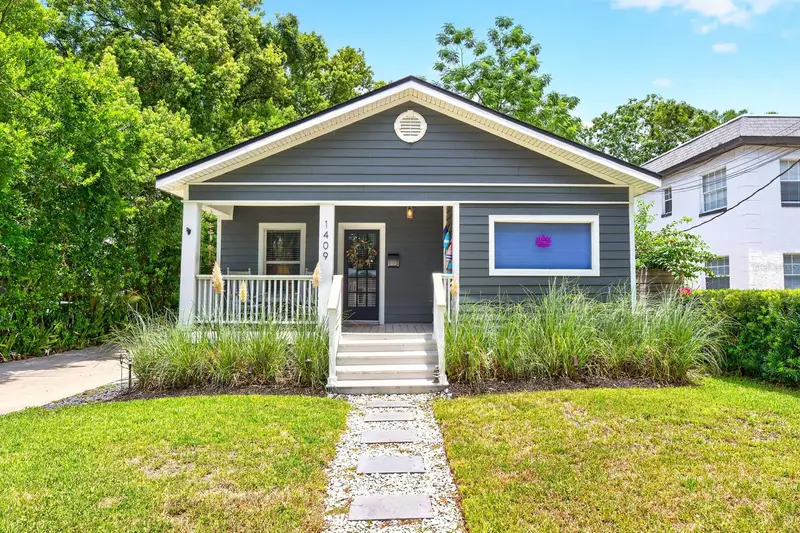 Hourglass District listing