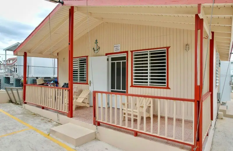 Calle Ii 2 3301 Combate, PR