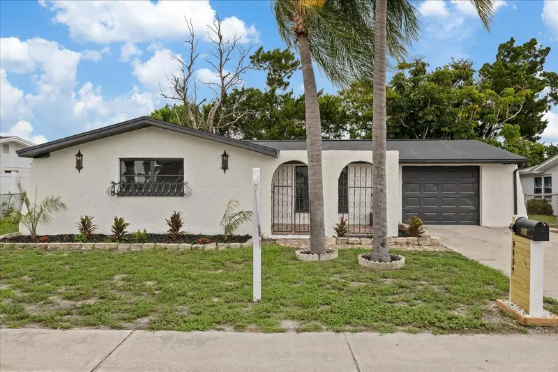 9401 Glen Moor Ln, FL