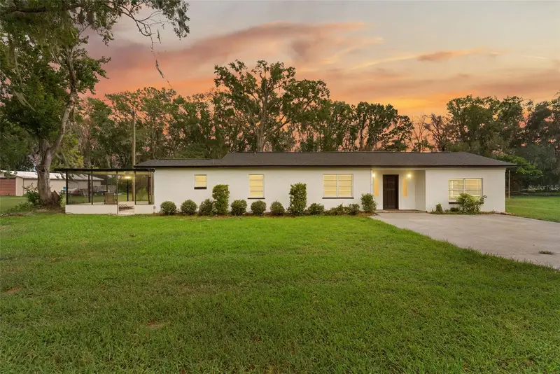 606 S Wiggins Rd, FL
