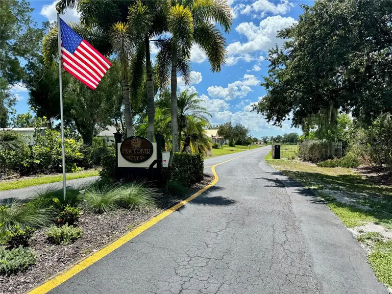 530 Woodstork Ln, FL