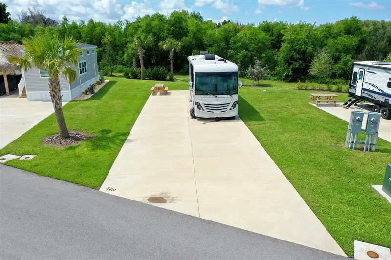 240 Horizon Rd, FL