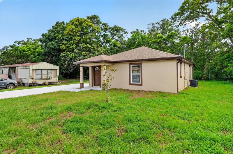 728 Henry St, FL