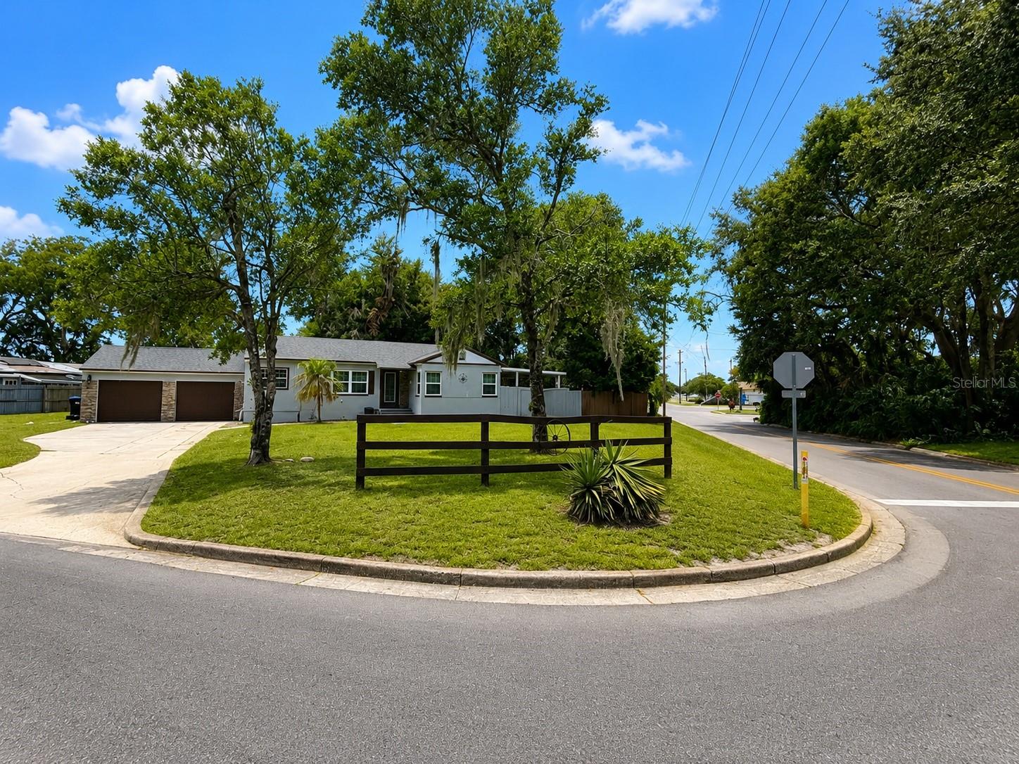 2400 S Laurel Ave, FL