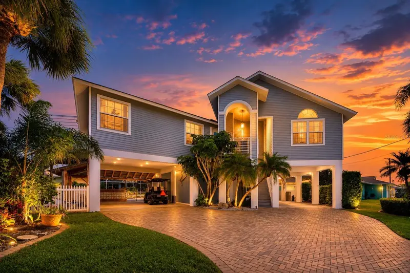 8001 Brighton Dr, FL