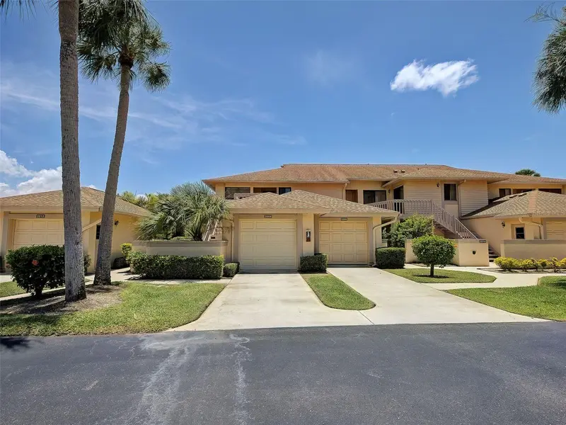 2004 Longpointe Cir #E2, FL