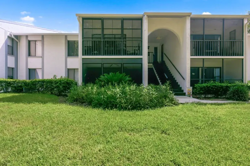 1204 Pine Ridge Cir W #C1, FL