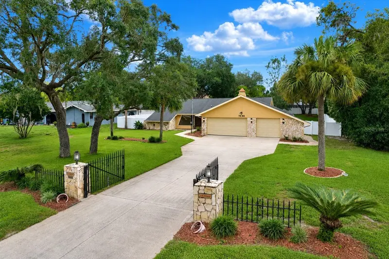 7488 River Country Dr, FL