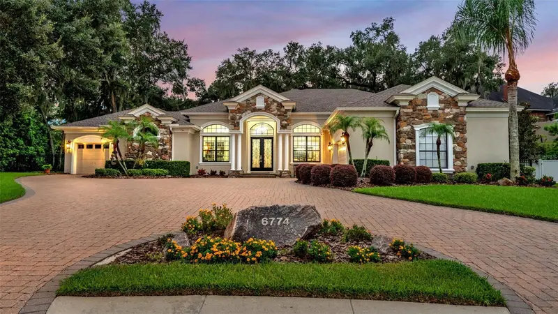 6774 Crescent Woods Cir, FL
