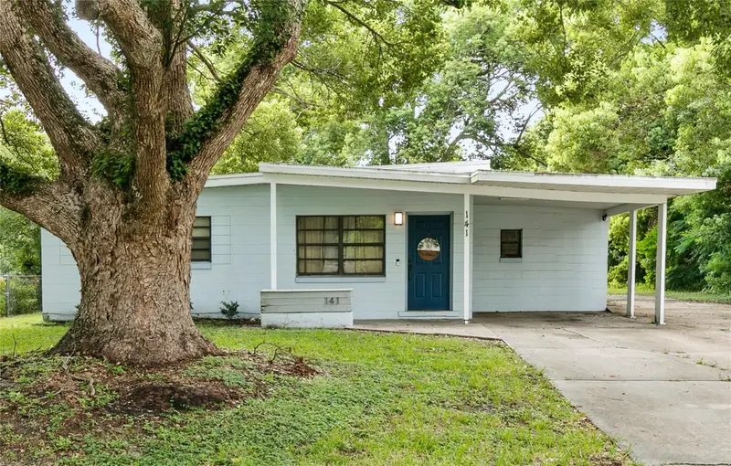 141 Country Club Dr, FL