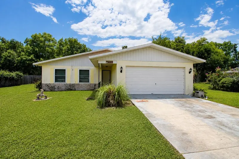 742 Bahia Cir, FL