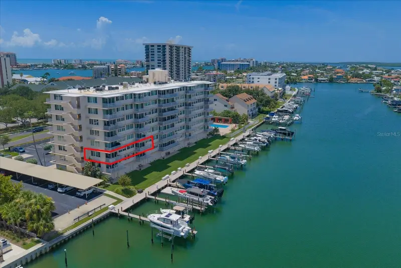 223 Island Way #2e, FL