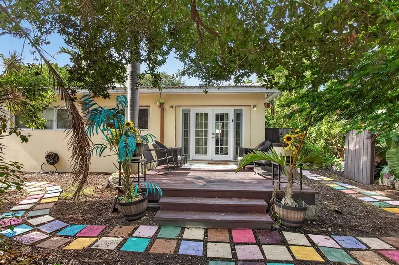 732 Nw 18th St, FL