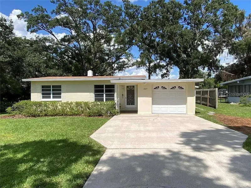 1025 Lake Jessamine Dr, FL