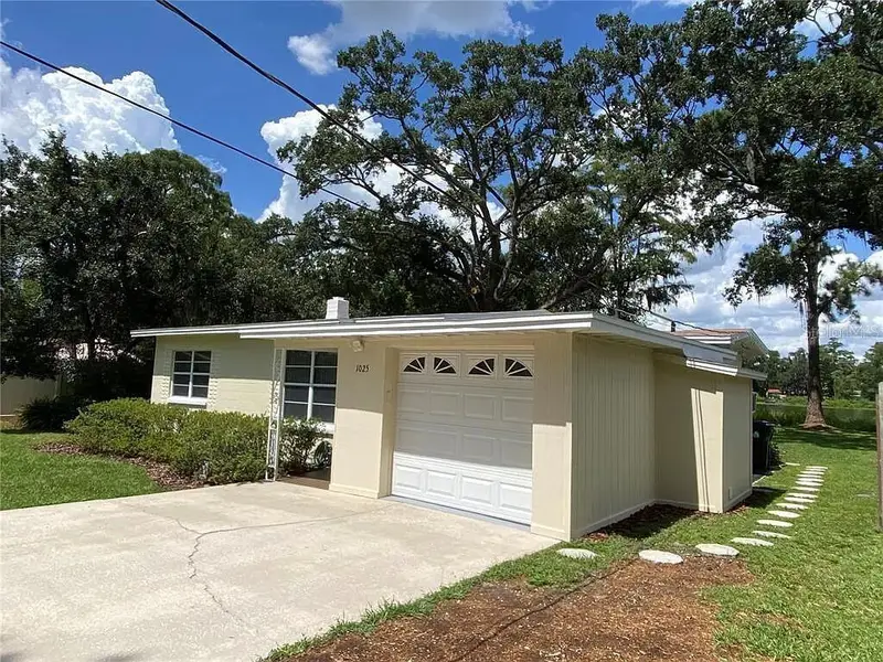 1025 Lake Jessamine Dr, FL