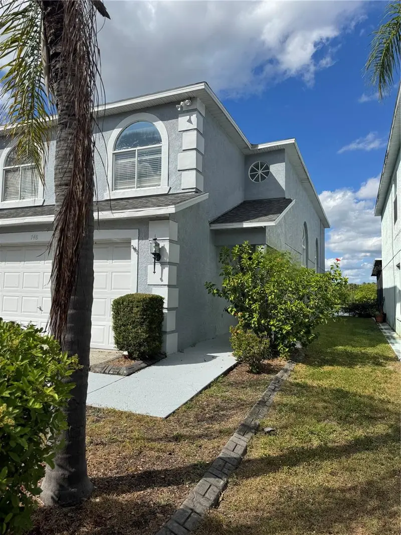 748 Burlwood St, FL