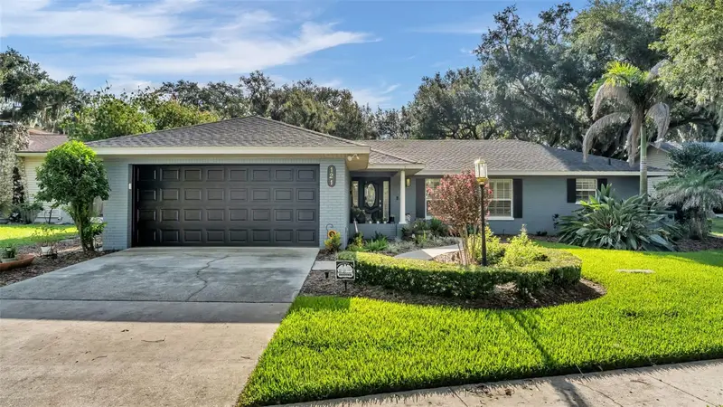 121 Shadow Ln, FL