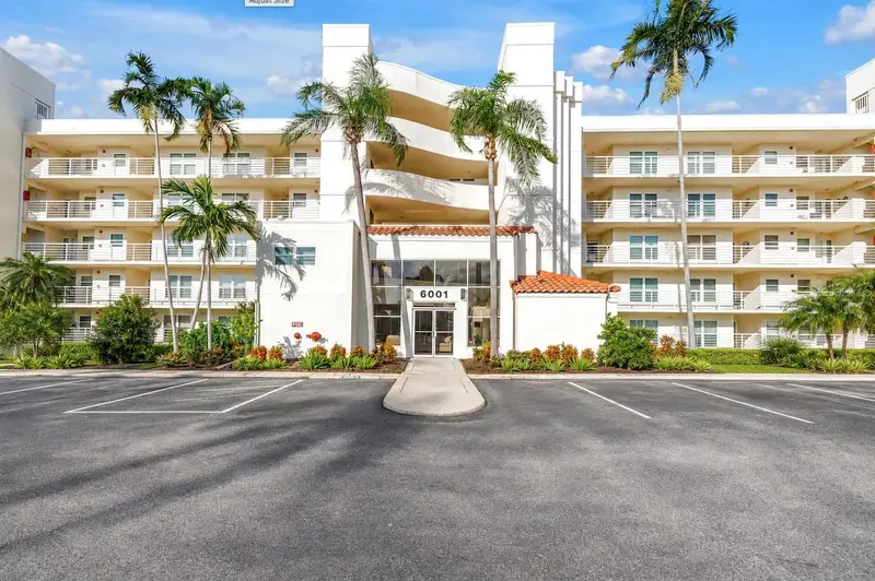 6001 Bahia Del Mar Cir #428, FL