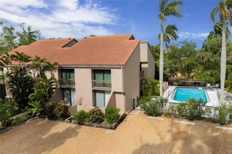 220 Pass Key Rd #220, FL