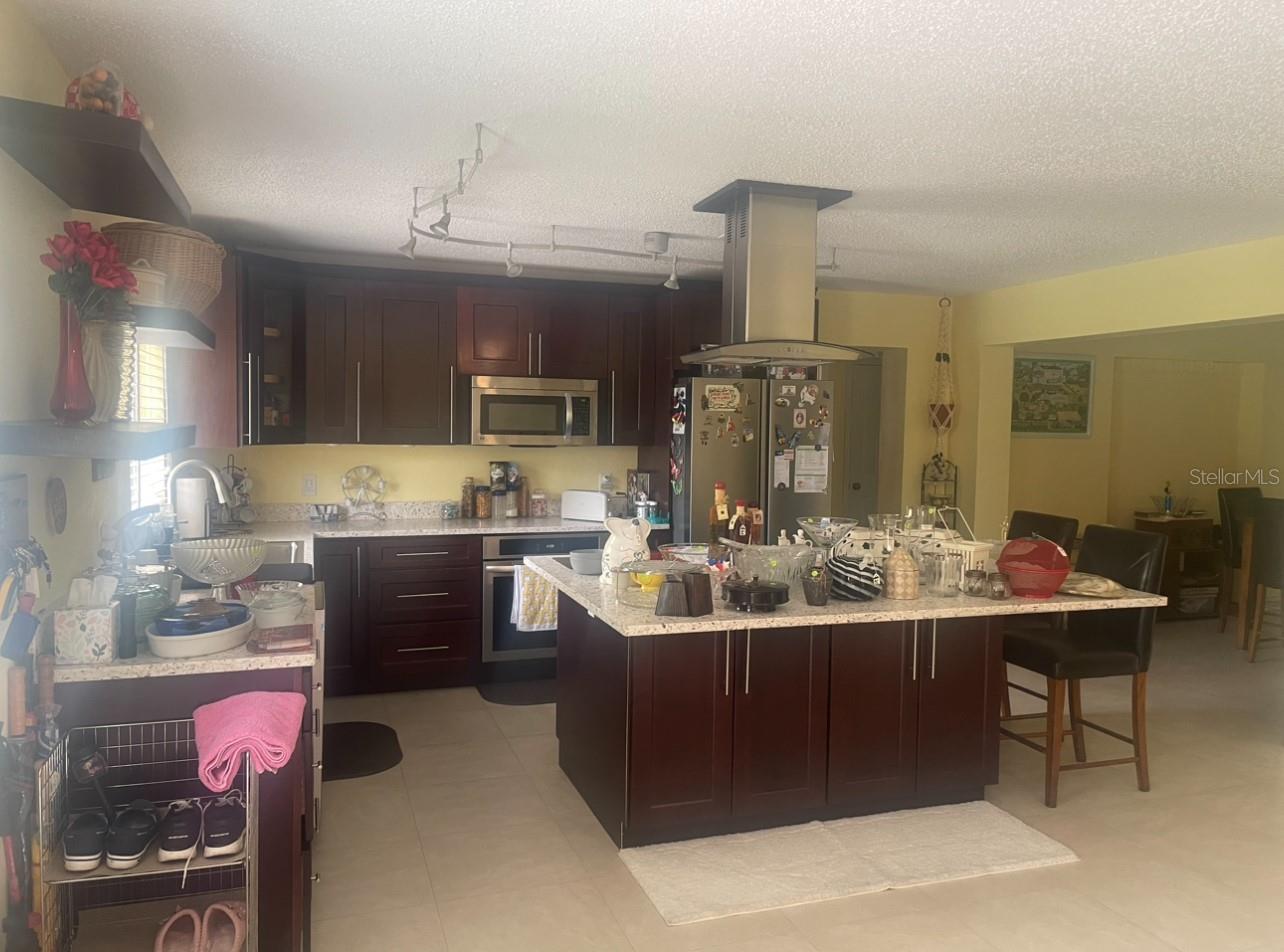 331 Shore Dr E, FL