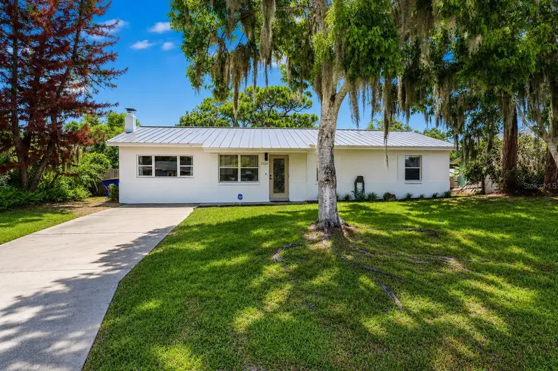2824 Yule Tree Dr, FL