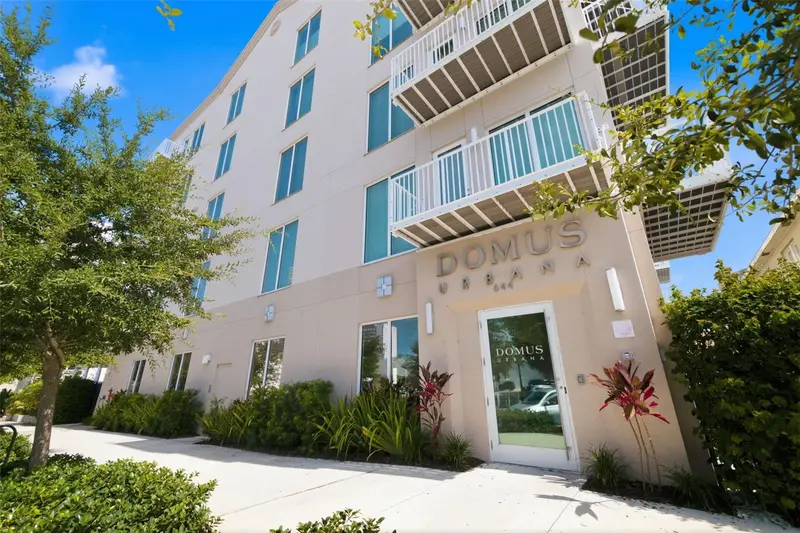 644 3rd Ave S #403, FL