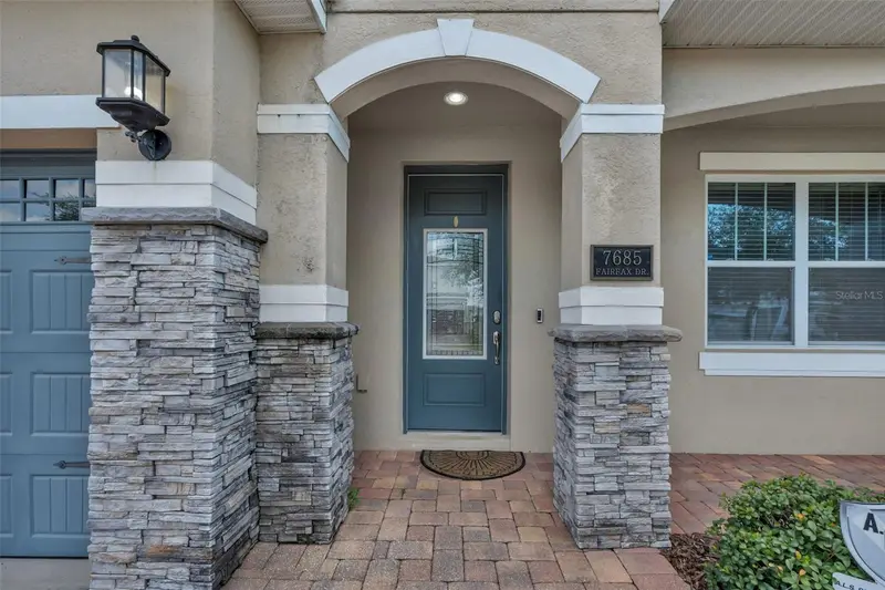 7685 Fairfax Dr, FL