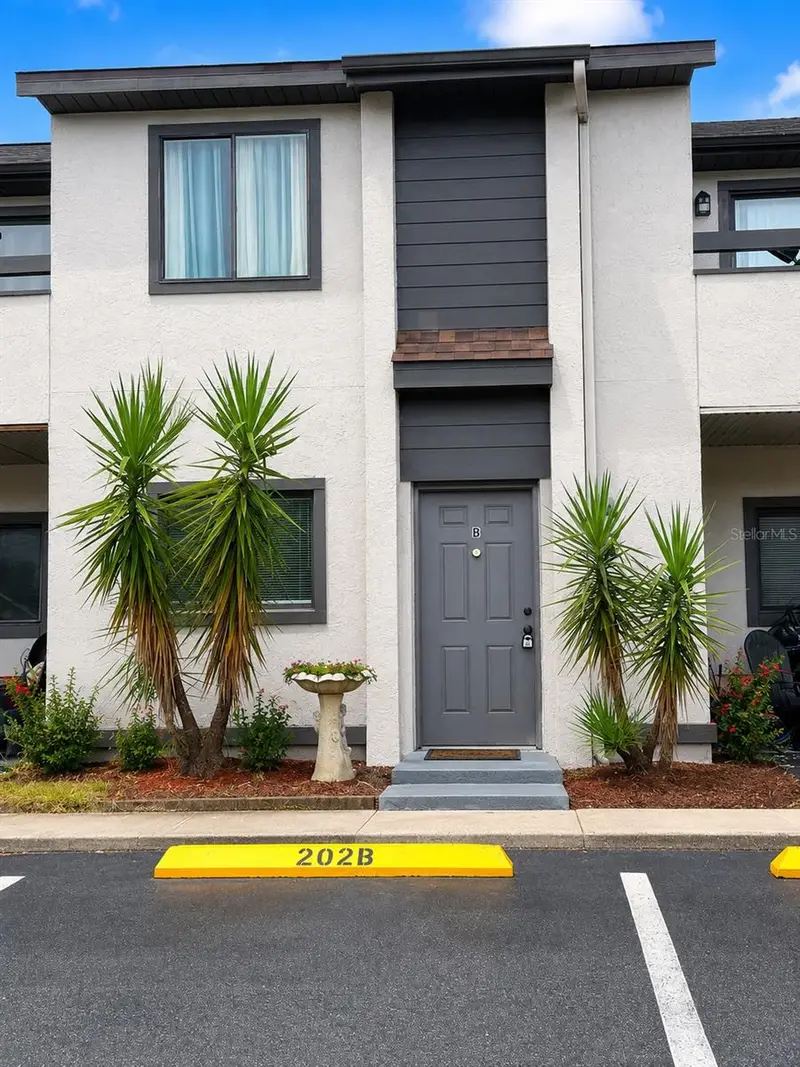 Buenaventura Lakes listing