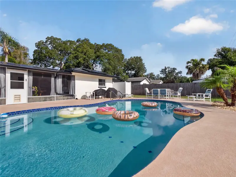 127 Rose Briar Dr, FL