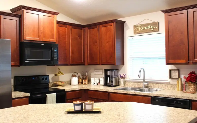 826 Landmark Hills Dr, FL