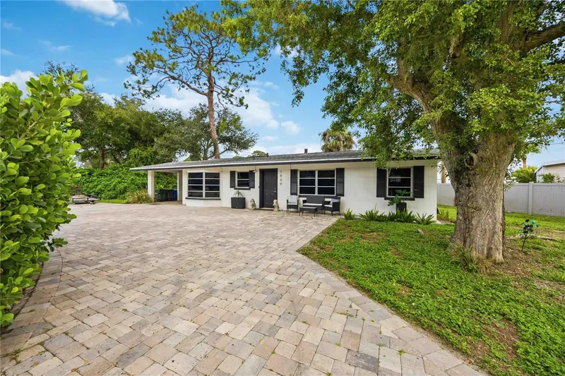 1909 Buccaneer Dr, FL