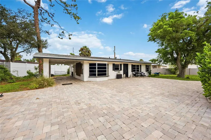 1909 Buccaneer Dr, FL