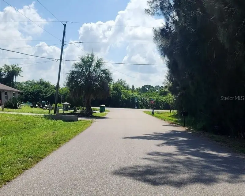 26532 Angelica Rd, FL