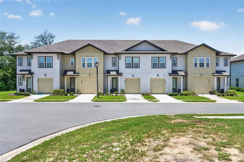 864 Longboat Dr, FL