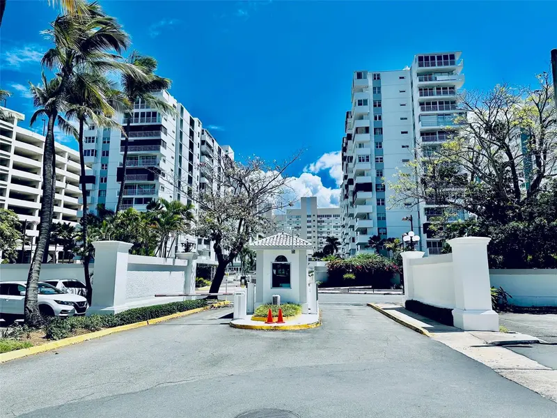 6400 Isla Verde Ave #12j, PR