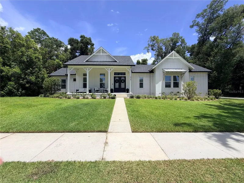 310 W Washington Ave, FL