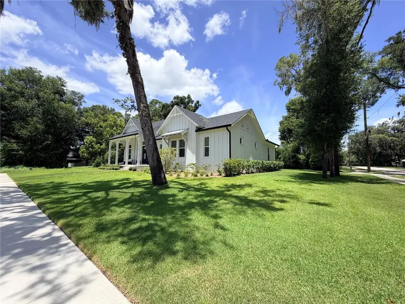 310 W Washington Ave, FL