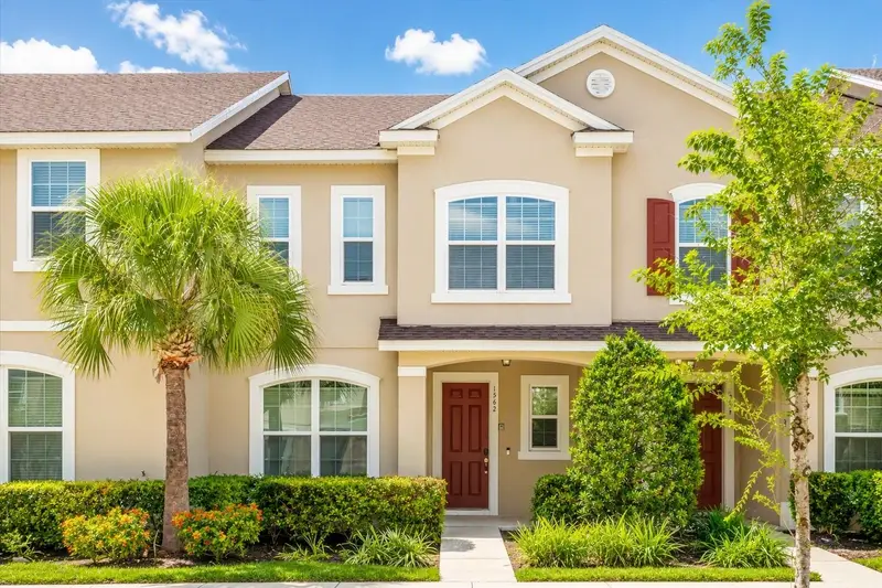 1562 Carey Palm Cir, FL