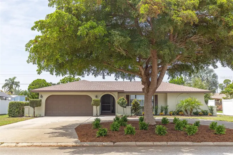 4005 17th Ave W, FL